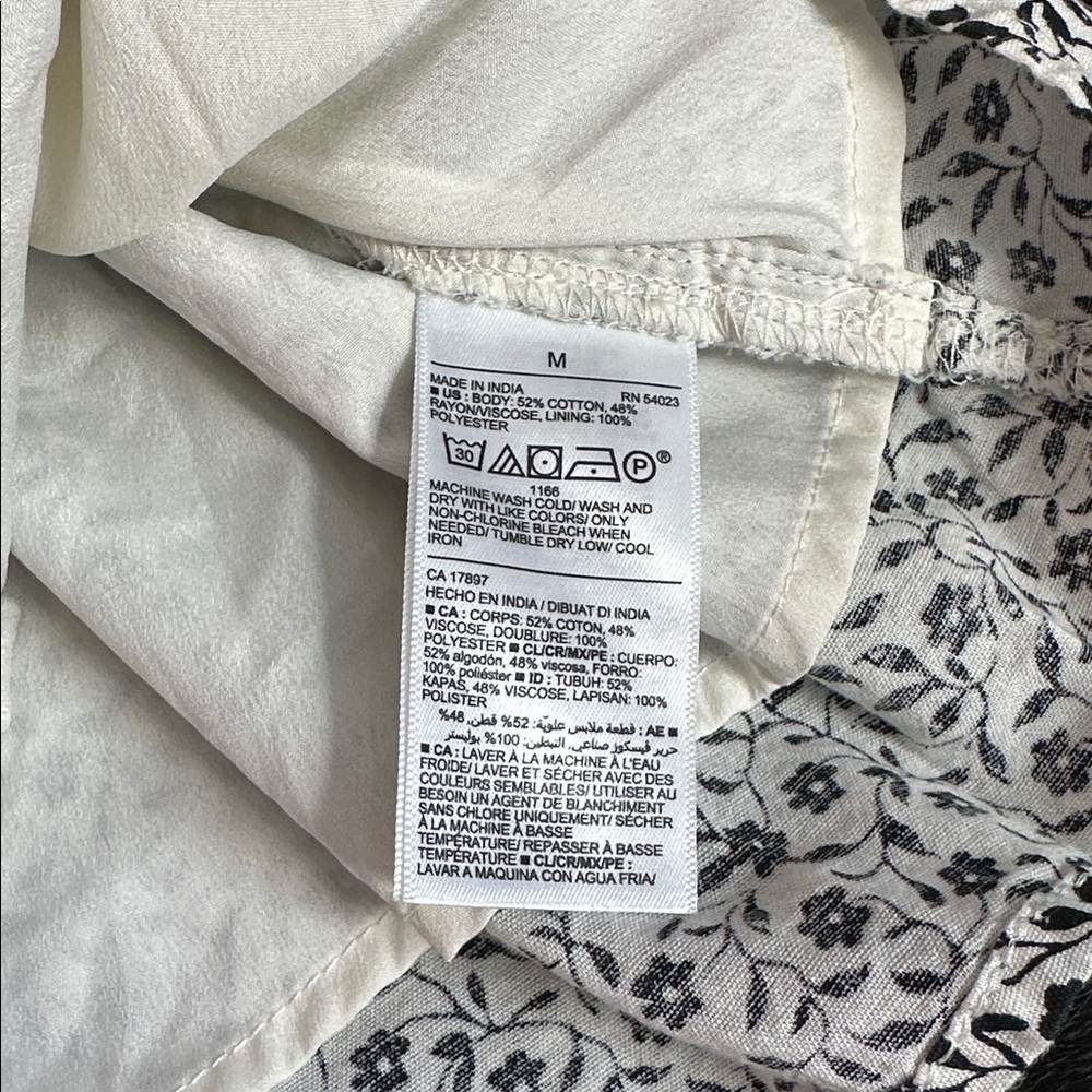 Black and White Floral Mini Dress with Empire Sleeves Size Medium Old Navy - Picture 4 of 8